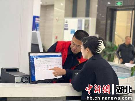襄陽襄州優(yōu)化政務(wù)服務(wù)流程 效能提升更貼心